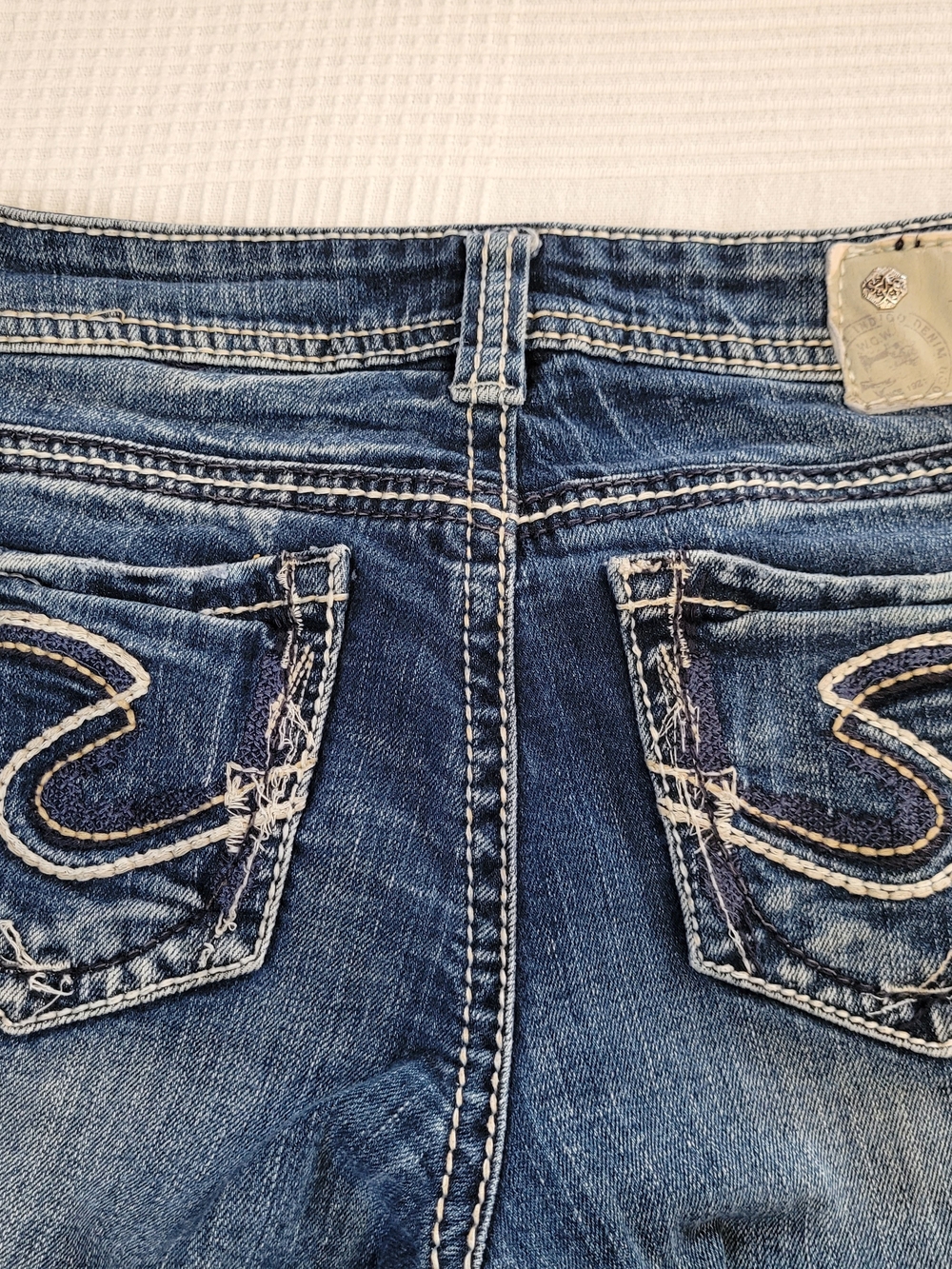 Y2K Silver Jeans Co. Aiko Mid-Rise Bootcut Jeans W26 L33